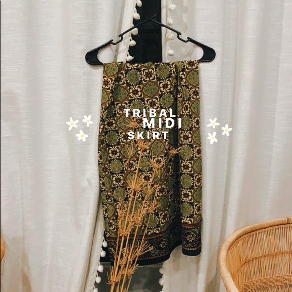 Vintage Dresses & Skirts - • VTG • Tribal Print Midi Skirt •